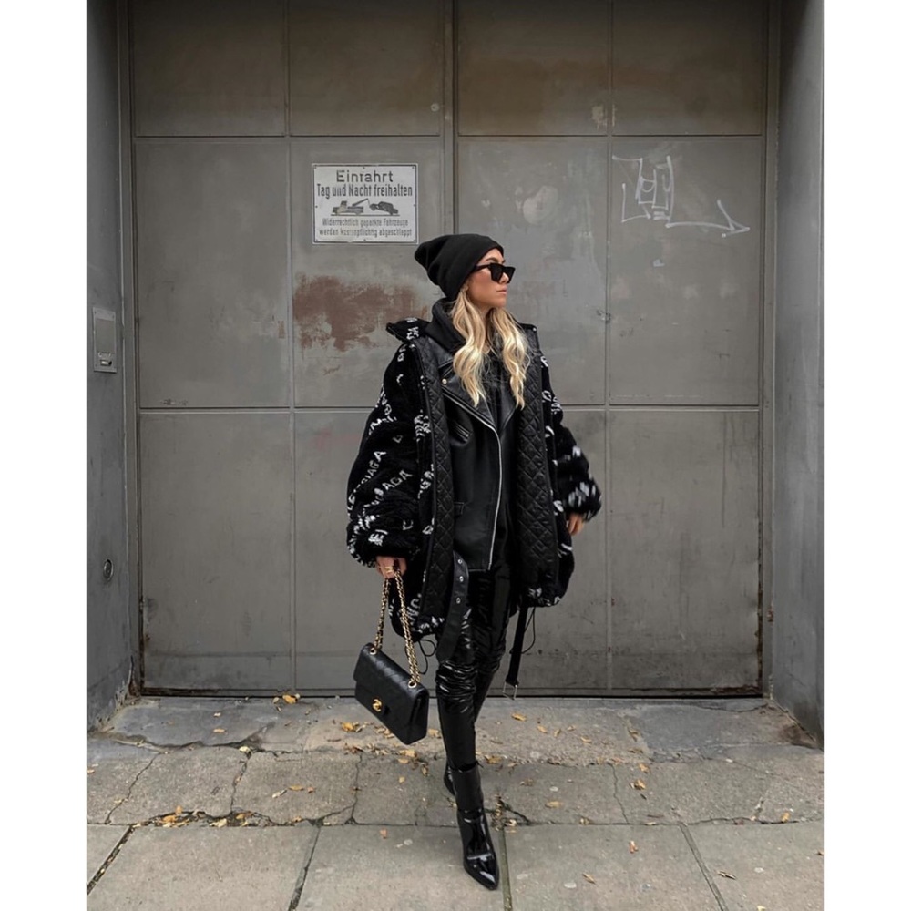 Balenciaga Fleece Jacket Fur Coat Faux Fur Stand Collar Logo Coat 100% Authentic - Picture 9 of 16